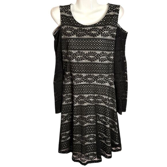 Mystree Black & Nude Fit and Flare Cold Shoulder Dress NWT - Picture 3 of 6